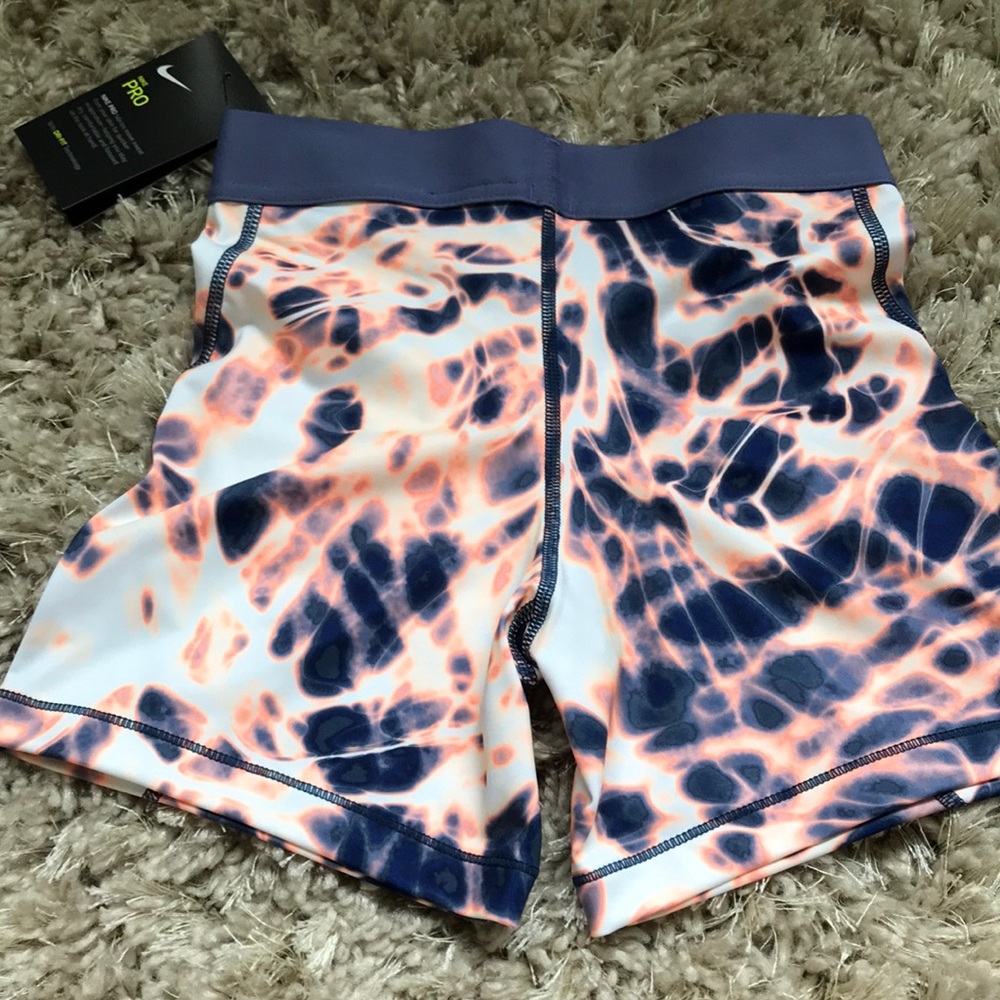 Nike Pro Shorts Girls - NEW - Picture 2 of 4